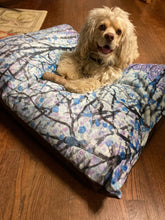 Load image into Gallery viewer, Purple Snow Dog Beds