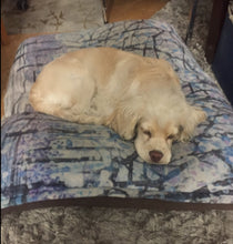 Load image into Gallery viewer, Purple Snow Dog Beds