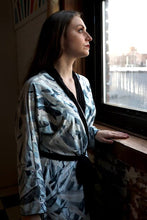 Load image into Gallery viewer, Barracudas Peignoir Robe