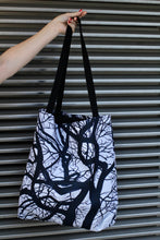 Load image into Gallery viewer, Camus Winter Tree Tote Bags