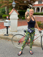 Load image into Gallery viewer, Peacock Feathers Yoga Leggings