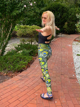 Load image into Gallery viewer, Peacock Feathers Yoga Leggings

