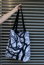 Load image into Gallery viewer, Camus Winter Tree Tote Bags
